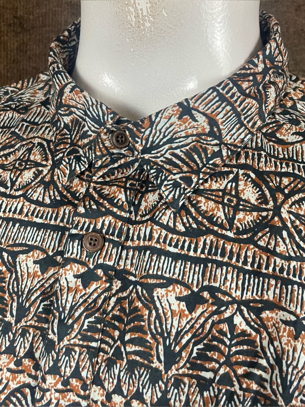 Patagonia Pataloha Hawaiian Shirt Mens XL Multicolor Tropical Tribal Print C16